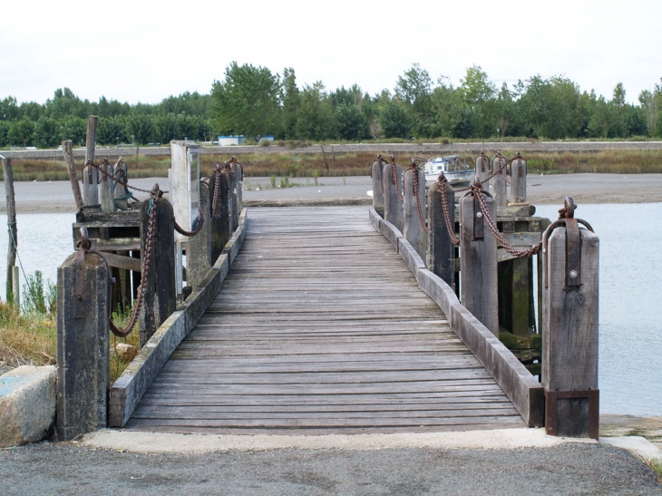 Ponton du port - L'Aiguillon-sur-Mer