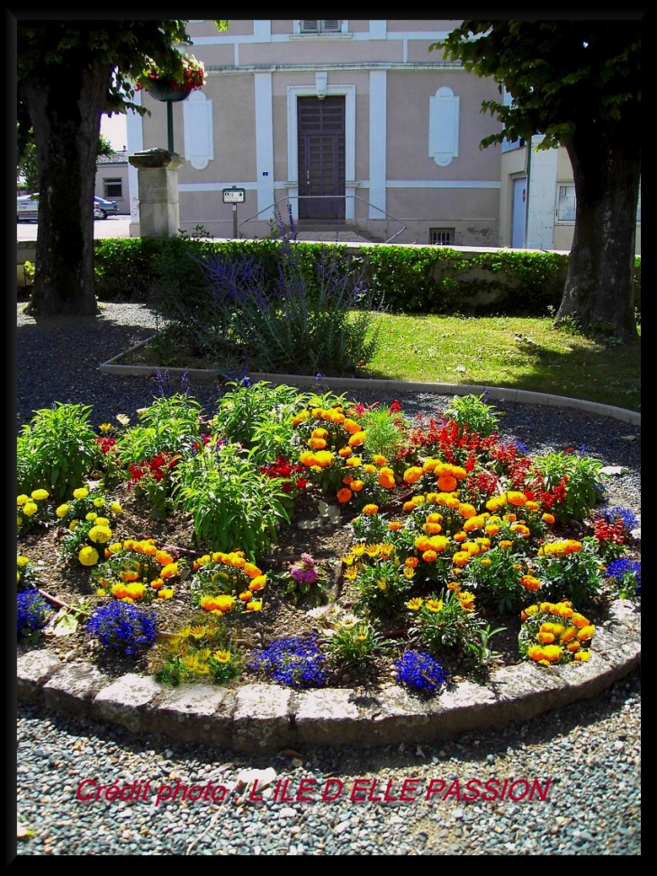 Jardin Mairie - L'Île-d'Elle