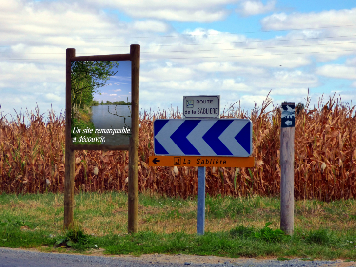 Direction : Etang de la Sabiere - L'Île-d'Elle