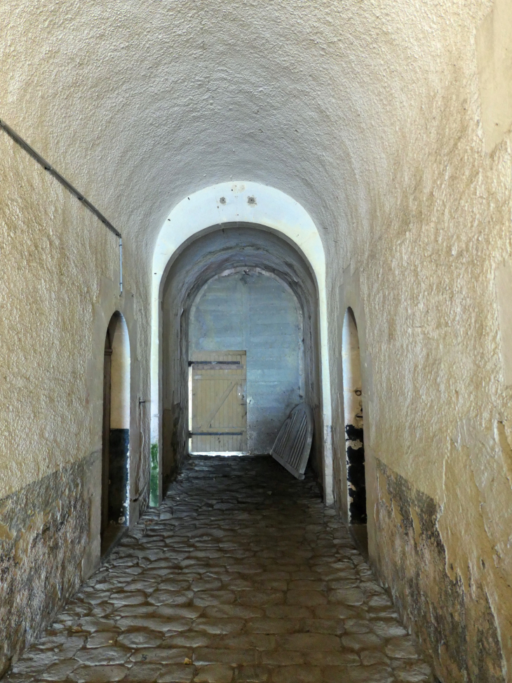 L'intérieur du fort où fut incarcéré le maréchal Pétain - L'Île-d'Yeu