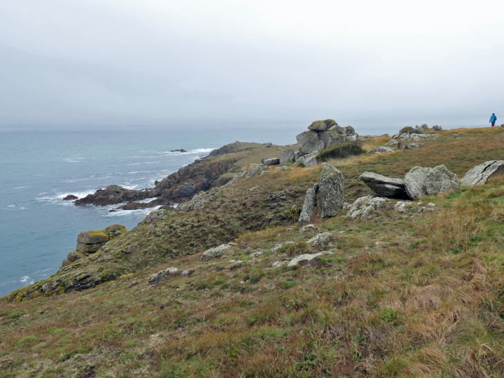 La côte sauvage : rochers et mégalithes - L'Île-d'Yeu