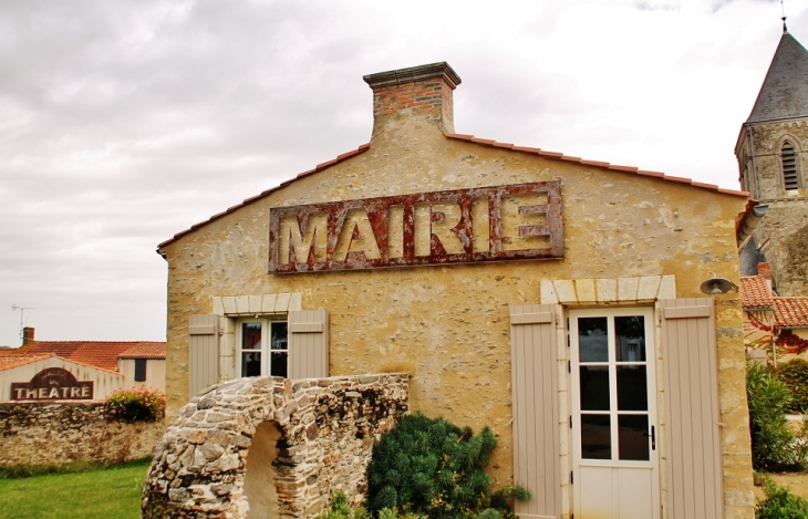 La Mairie - La Chaize-Giraud