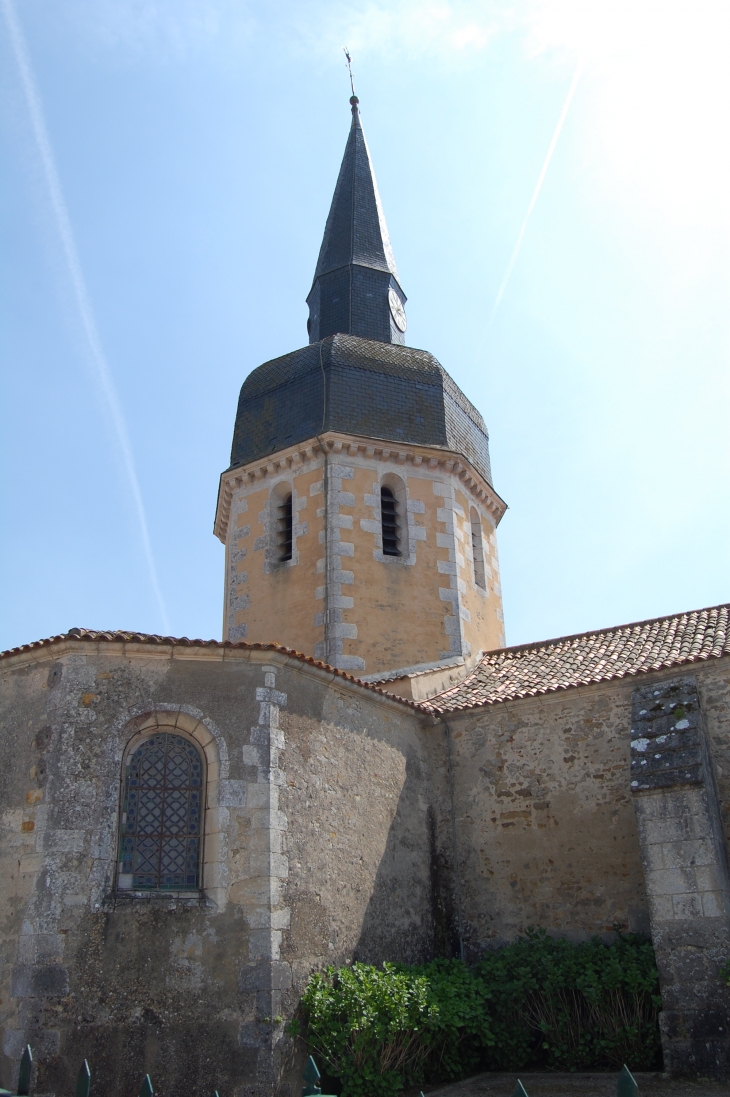 L'église autre plan  - La Jonchère