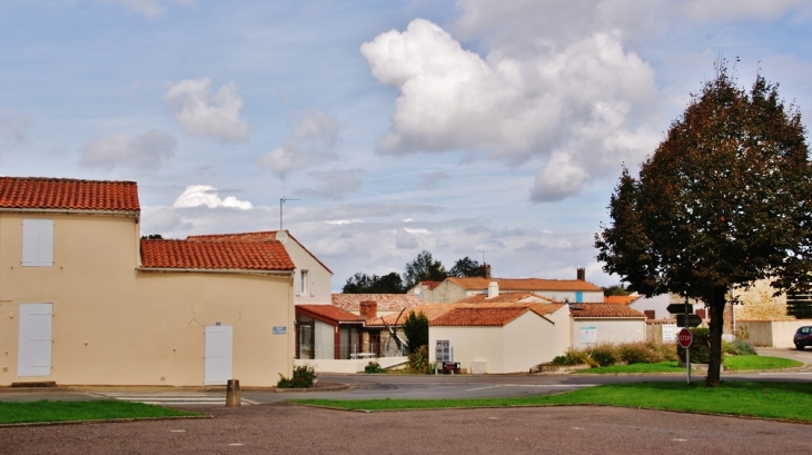 Le Village - La Jonchère