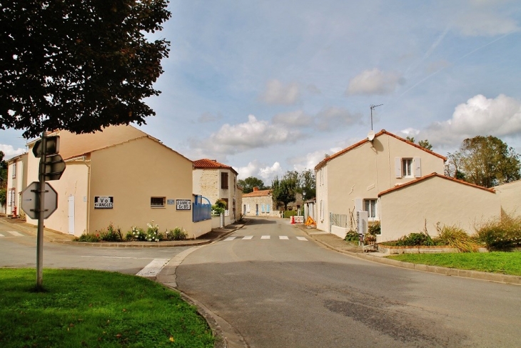 Le Village - La Jonchère