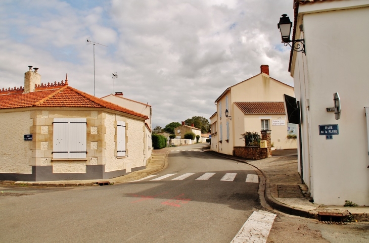 Le Village - La Jonchère