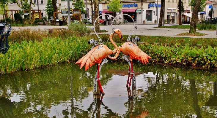 Le Parc ( animaux métalliques animés ) - La Roche-sur-Yon