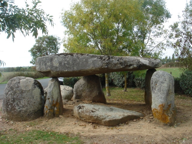 Dolmen du Breuil - Le Bernard