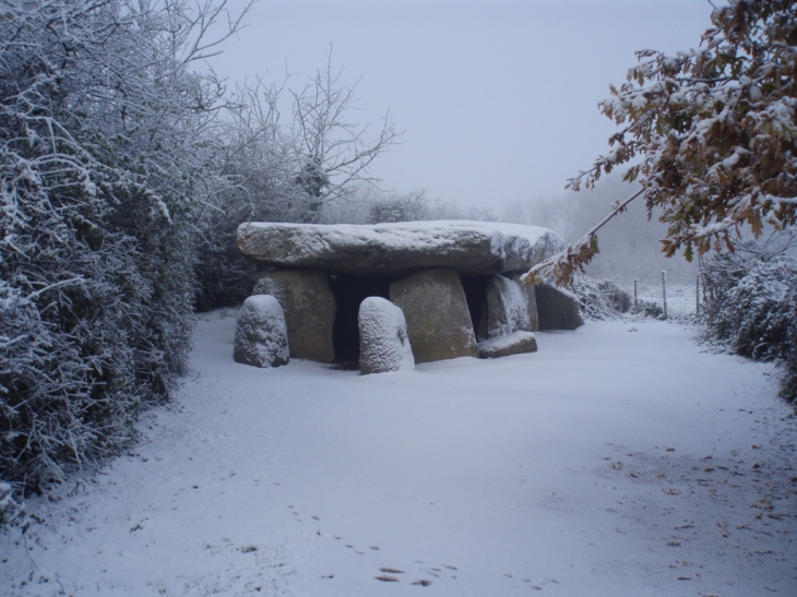 Dolmen - Le Bernard