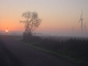 Lever du soleil sur les eoliennes