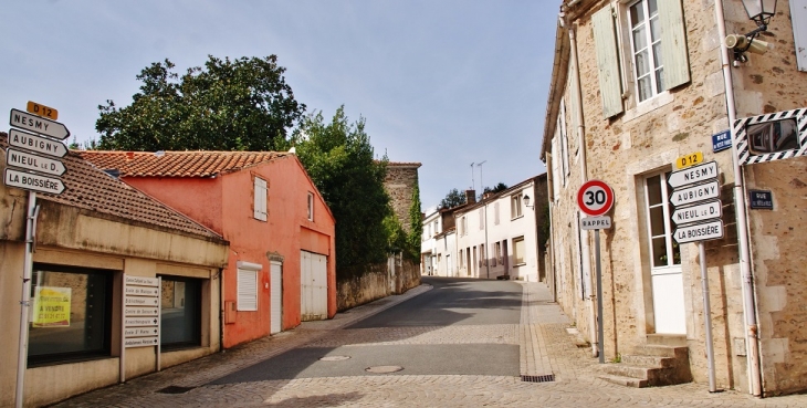 Le Village - Le Champ-Saint-Père