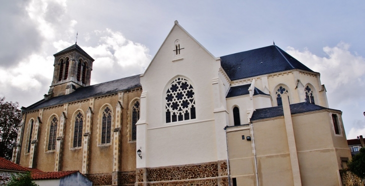 église St Pierre - Le Champ-Saint-Père