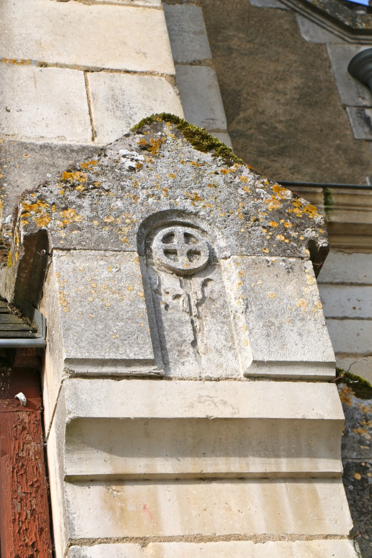 Eglise Immaculée Conception : détail du portail. - Le Mazeau