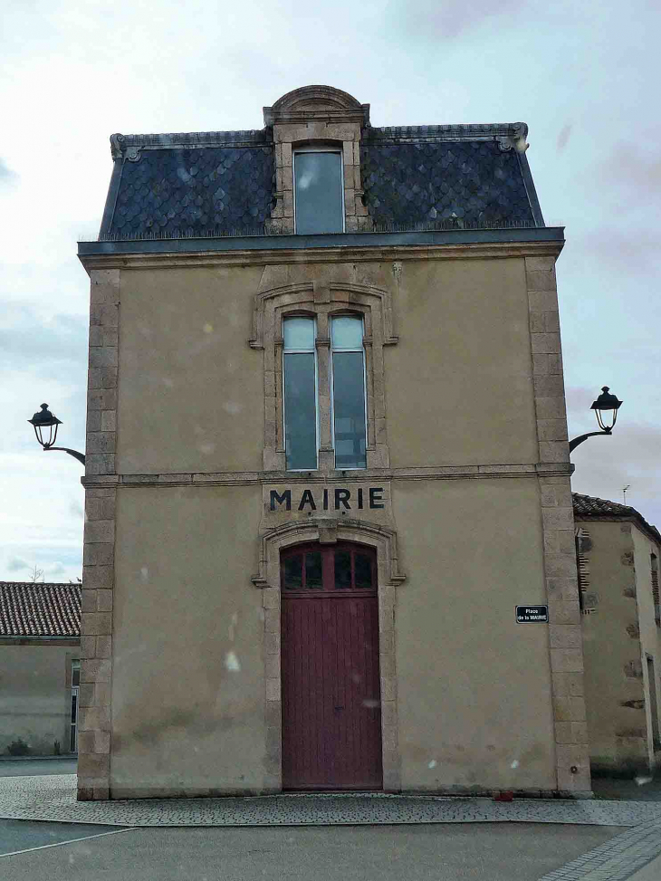 La mairie - Les Châtelliers-Châteaumur