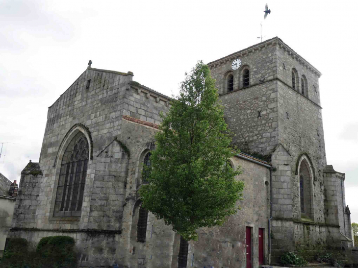 L'église - Les Châtelliers-Châteaumur