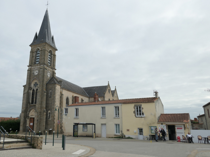 L'église dans le centre - Maché