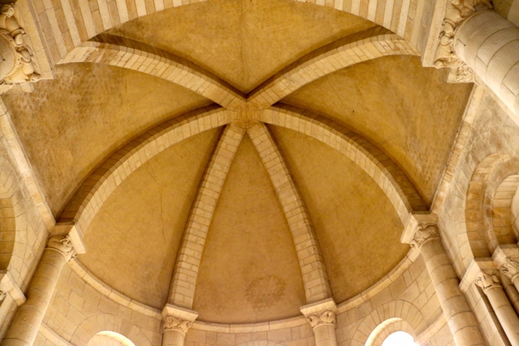 Cul de four de l'abside. Eglise Saint Nicolas. - Maillezais