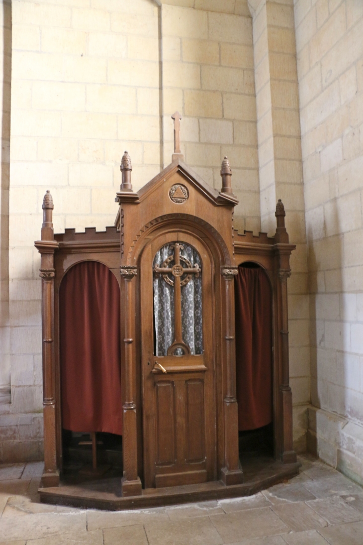 Eglise Saint Nicolas : le confessionnal. - Maillezais