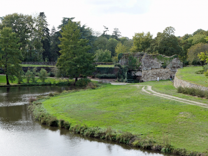 Le parc des remparts - Montaigu