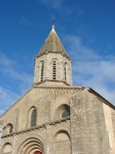 Eglise st Jacques debut construction 1180 - Moutiers-les-Mauxfaits