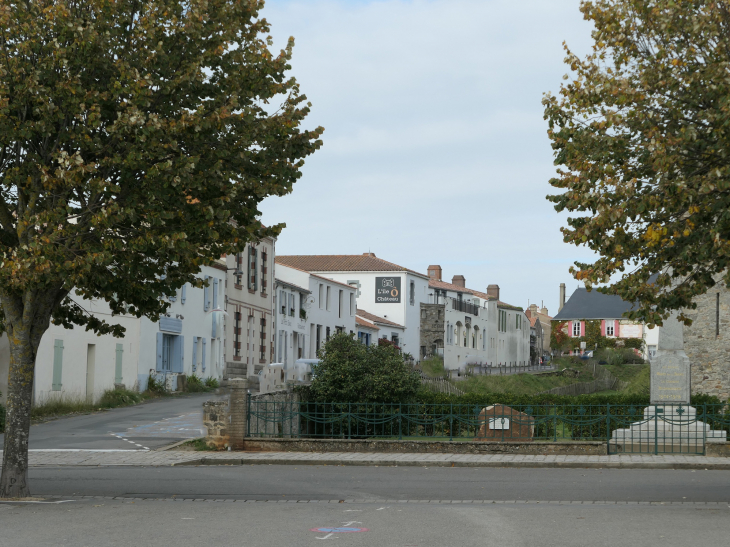 Le centre du village : place d'Armes et rue du Grand Four - Noirmoutier-en-l'Île