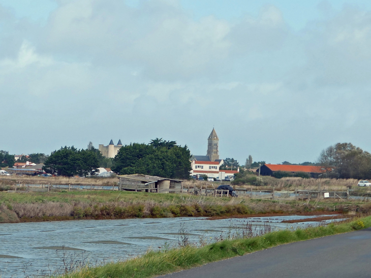 Le vilalge vu des marais - Noirmoutier-en-l'Île