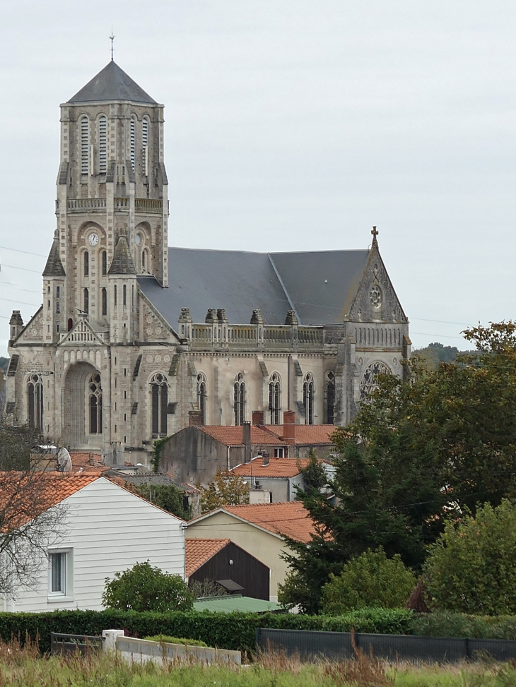 L'église - Saint-Étienne-du-Bois