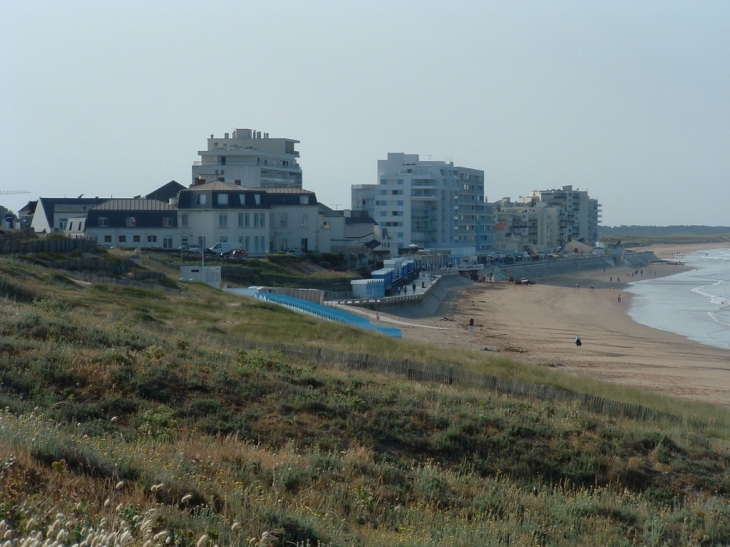 LA DUNE DE LA GARENNE ET LA PLAGE - Saint-Gilles-Croix-de-Vie