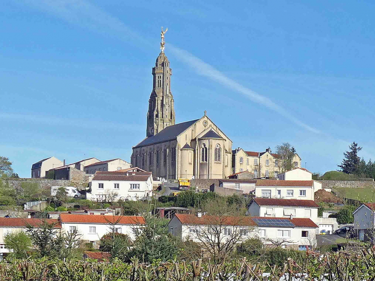 L'église Saint Michel - Saint-Michel-Mont-Mercure