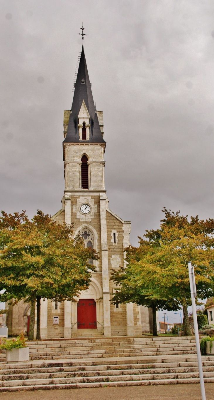 église St Pierre - Vairé