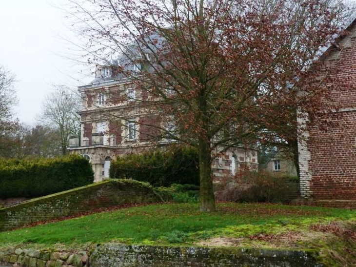 Demeure dans un parc - Aubigny-aux-Kaisnes