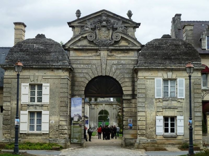 L'accès au château - Blérancourt