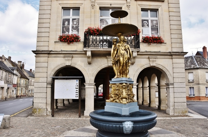 Fontaine de l'Hotel-de-Ville - Blérancourt