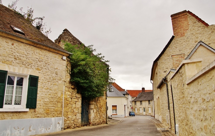 Le Village - Bruyères-et-Montbérault