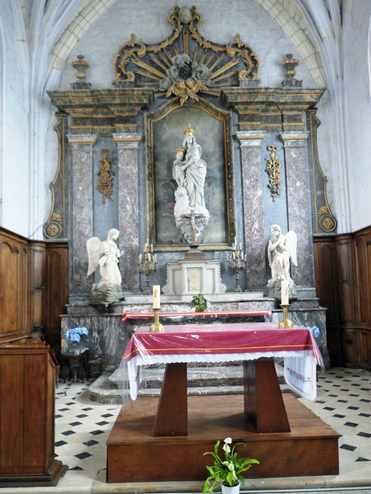 Le choeur de l'église - Burelles