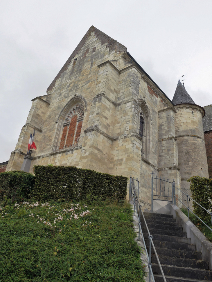 L'escalier d'accès au chevet de l'église - Burelles