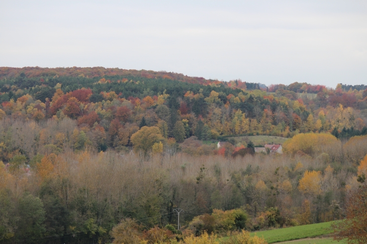 Les toits de VILLEBLAIN EN AUTOMNE - Chacrise