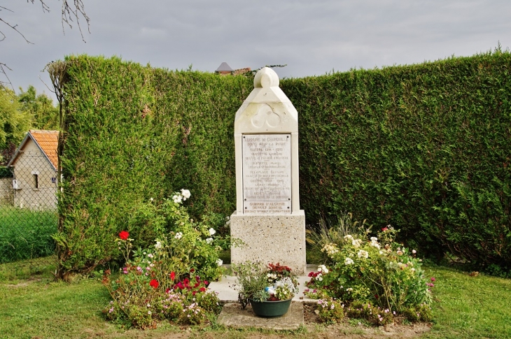 Monument-aux-Morts - Chamouille