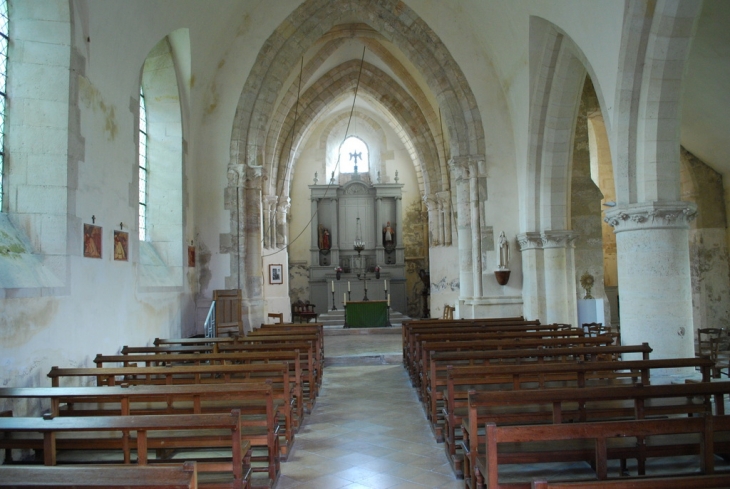 EGLISE INTERIEUR - Chartèves