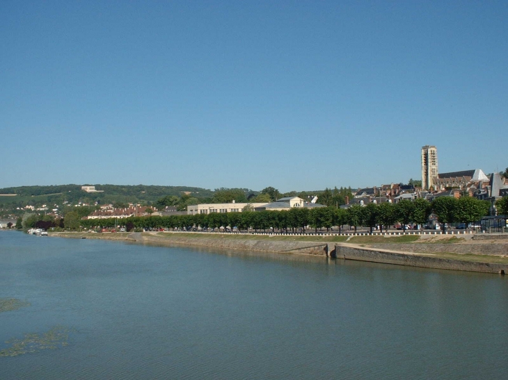 La Marne, L'église St Crépin, le monument américain - Château-Thierry