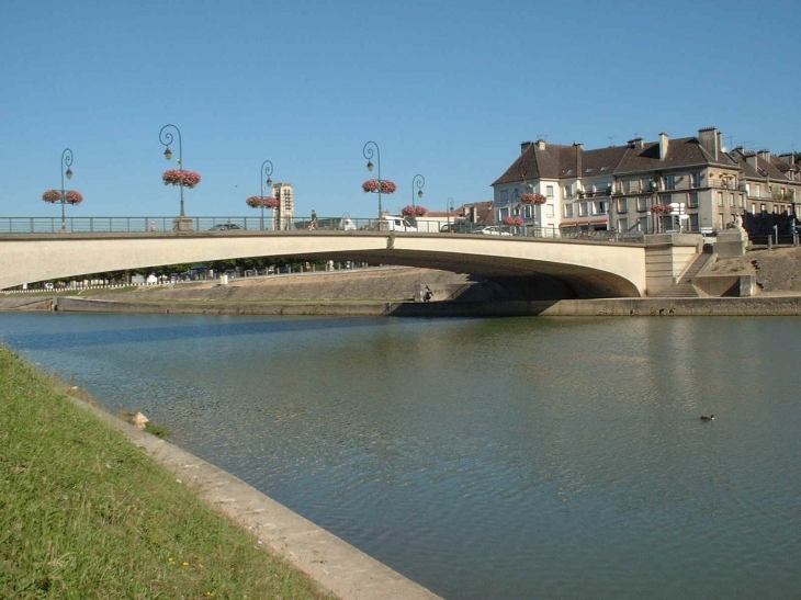 Le pont - Château-Thierry