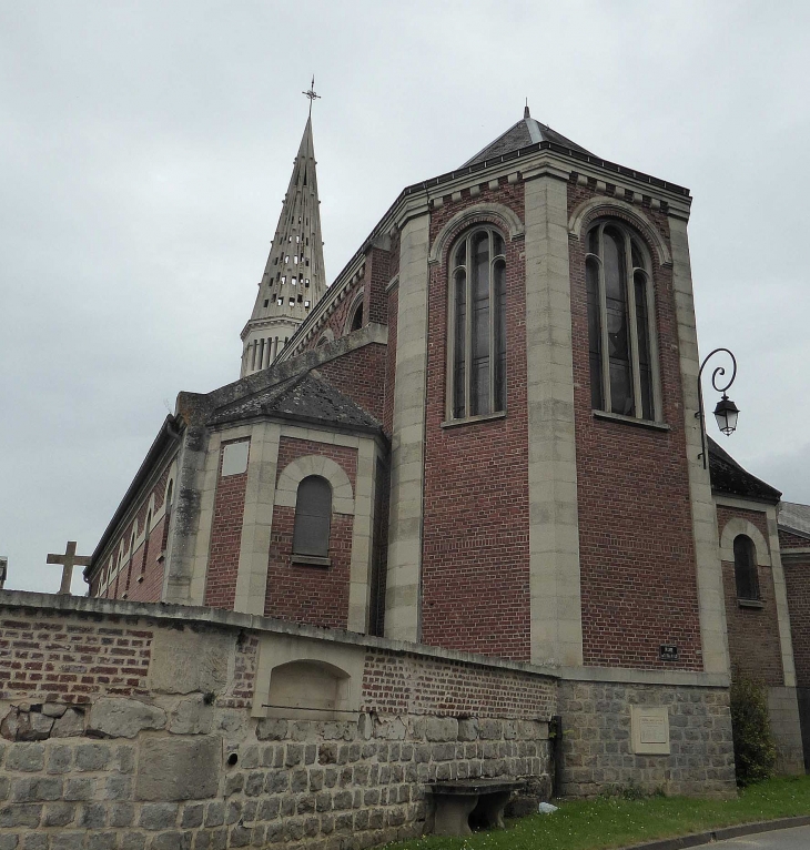 Le chevet de l'église - Clastres