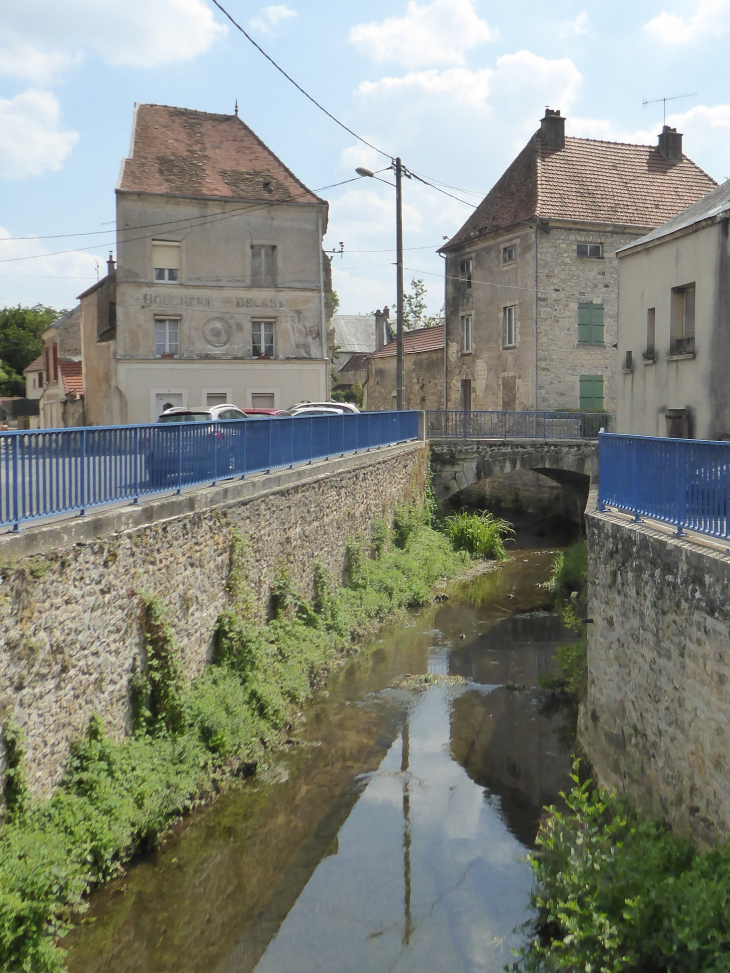 Maisons au bord de l'Ordrimouille - Coincy