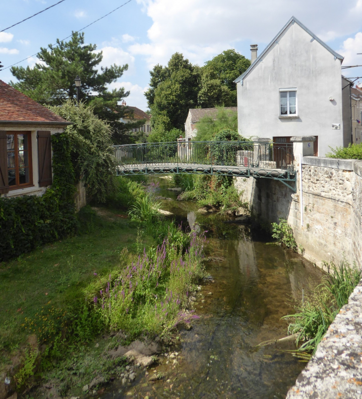 Passerelle sur l'Ordrimouille - Coincy