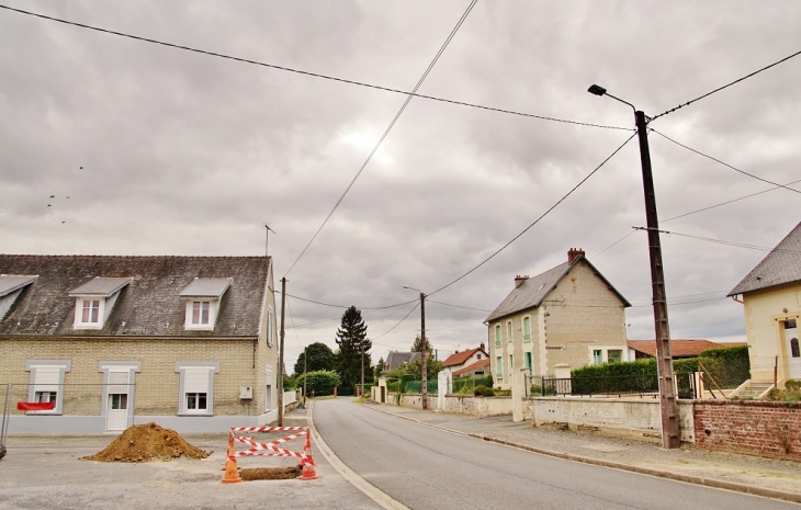 Le Village - Coucy-la-Ville