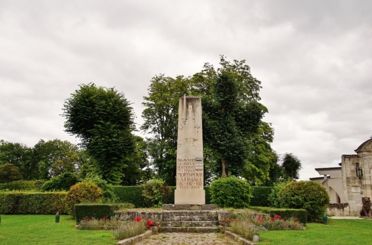 Monument-aux-Morts - Coucy-le-Château-Auffrique