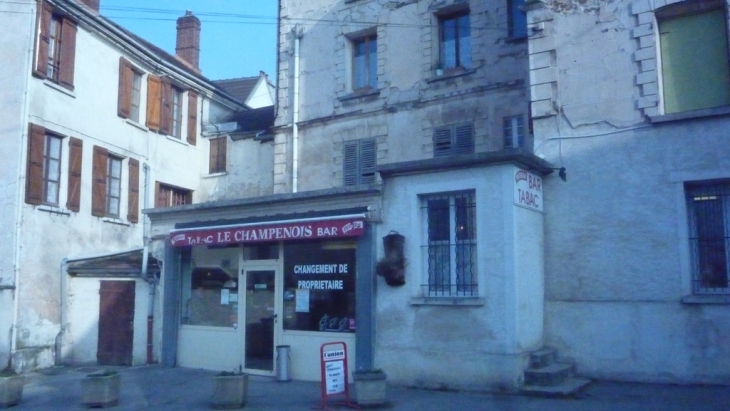 Le café a réouvert ses portes voici 4 mois maintenant - Crouttes-sur-Marne