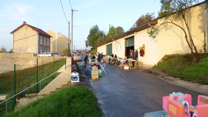 Brocante d'automne by walkat13 - Crouttes-sur-Marne