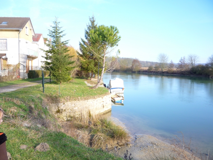 Le port de Crouttes...by WALKAT , Valérie Lecomte - Crouttes-sur-Marne