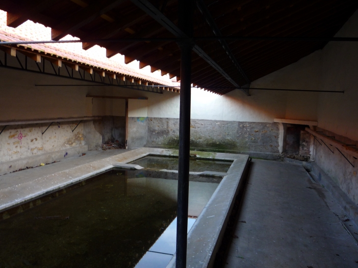 La lavoir d'en bas...by WALKAT, Valérie Lecomte - Crouttes-sur-Marne